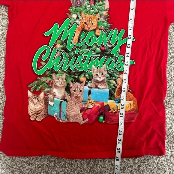 🦋 Meowy Christmas Red Cat T-Shirt Holiday Funny Casual Kittens Tree Medium - Picture 5 of 6